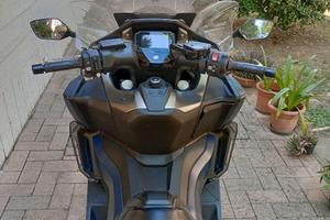 Honda forza 750