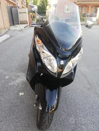 burgman 400 km 38000 euro 1600 anno 2009