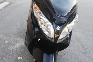 burgman 400 km 38000 euro 1600 anno 2009