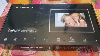 cornice digitale 7 pollici nuova