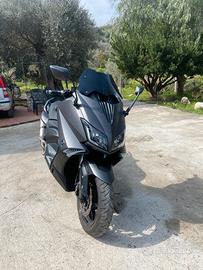 Yamaha t-max 530