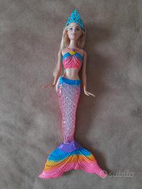 Barbie Sirena luci colo capelli biondi DHC40