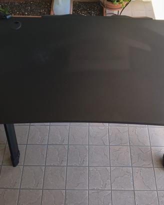 Scrivania nera da gaming