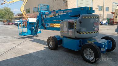 Piattaforma aerea semovente a braccio GENIE Z45 25