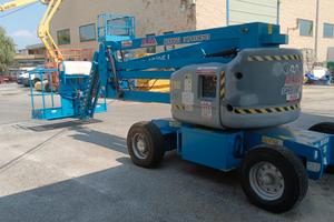 Piattaforma aerea semovente a braccio GENIE Z45 25