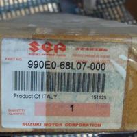 990E0-68L07-000 protezione Suzuki Swift