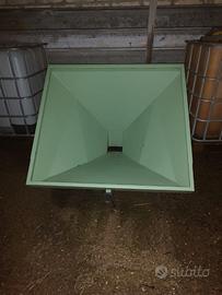 Vasca tramoggia mai usata