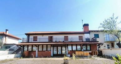 Immobile in asta di 478 m² con più di 5 locali a P