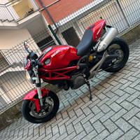 Ducati monster 696