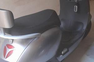 Ciclomotore elettrico seminuovo (usato poco )