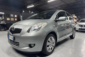 TOYOTA Yaris 1.3 3 porte Sol Neopatentati