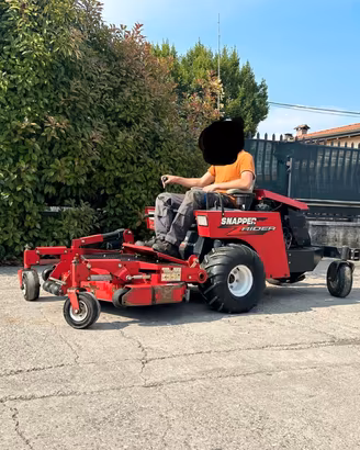 T50 - Tagliaerba SNAPPER 3 cil seminuovo 900 ore