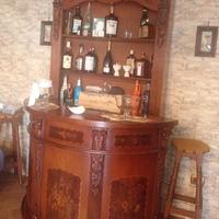 elegante bancone bar in legno