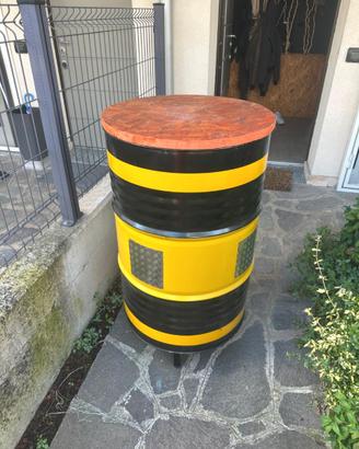 Tavolino a fusto