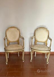 Poltrona in legno laccato e dorato