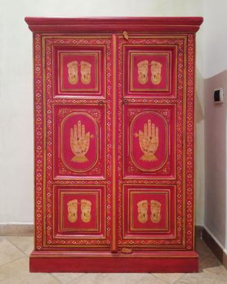 Credenza etnica indiana dipinta a mano