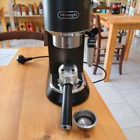 Macchina del caffè delonghi dedica con scatola e i