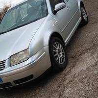 Auto Bora Volkswagen Grigia Argento