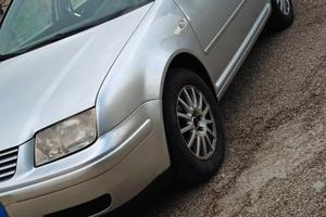 Auto Bora Volkswagen Grigia Argento