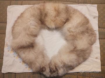 Collo in pelliccia di volpe argentata
