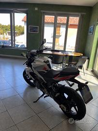 Aprilia tuono 457