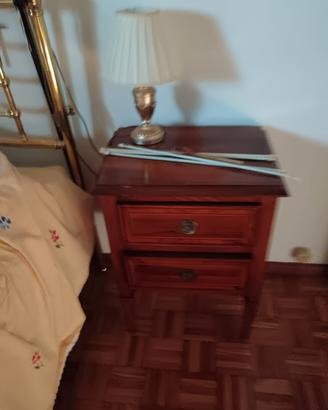 2 comodini uguali