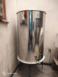 Contenitori per vino e mosto