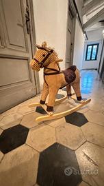 cavalluccio a dondolo