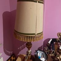 Lampadario e lampada di antiquariato