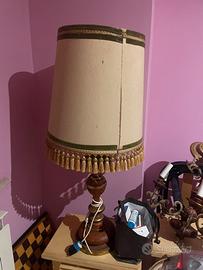 Lampadario e lampada di antiquariato