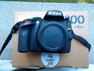 NIKON D3200