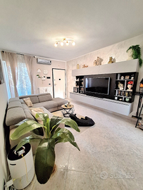 Prestigioso 3 Vani con Lastrico Solare e Box