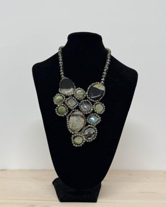 Collana artigianale con pietre naturali