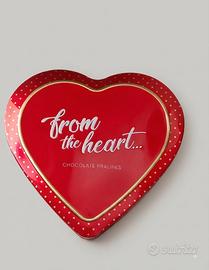 Scatola box in latta a forma di cuore