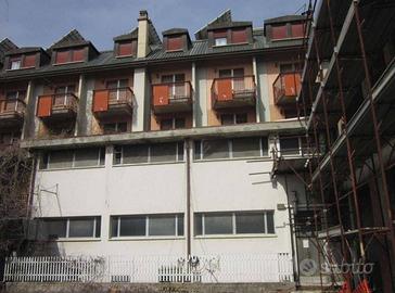 Immobile in asta di 10660 m² con più di 5 locali a