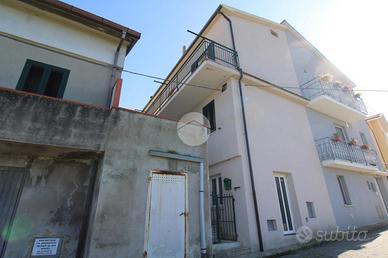 CASA SEMINDIPENDENTE A ATRI