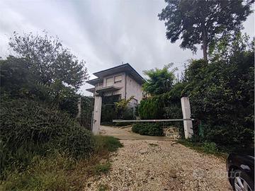 SANT'ELPIDIO LOCALE 540 MQ A SOLI 65.000 euro