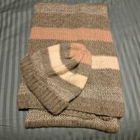 sciarpa e cappello oltre donna