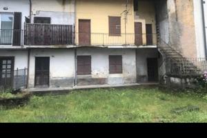 Casa indipendente su due lati