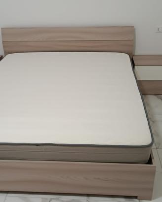 Camera: 2 letti, rete, materasso e comodini