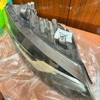 Fanali anteriori per polo 6r