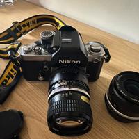 Nikon F2 Photomic + 2 obbiettivi Nikkor + flash