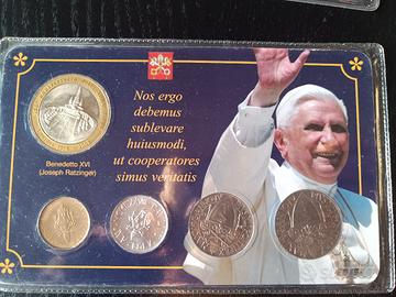 set commemorativo papa
