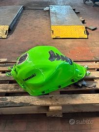 Serbatoio con pompa benzina kawasaki ninja 650 '18