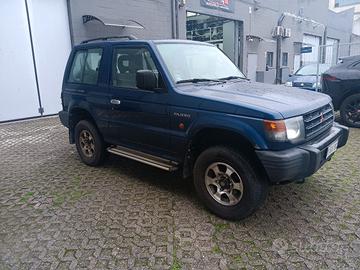 mitsubishi pajero 2 5