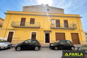 Casa indipendente di 405 m² con più di 5 locali e 