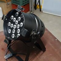 12 FARI PAR LED RGB con 2 BAULI FLIGHT