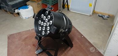 12 FARI PAR LED RGB con 2 BAULI FLIGHT