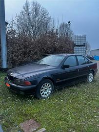 BMW 520i E39 sedan
