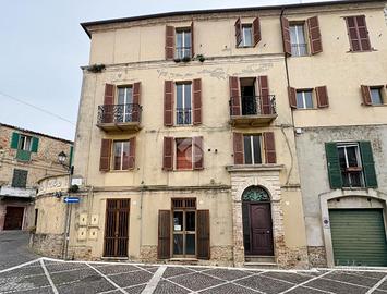 CASA SEMINDIPENDENTE A CASTEL FRENTANO